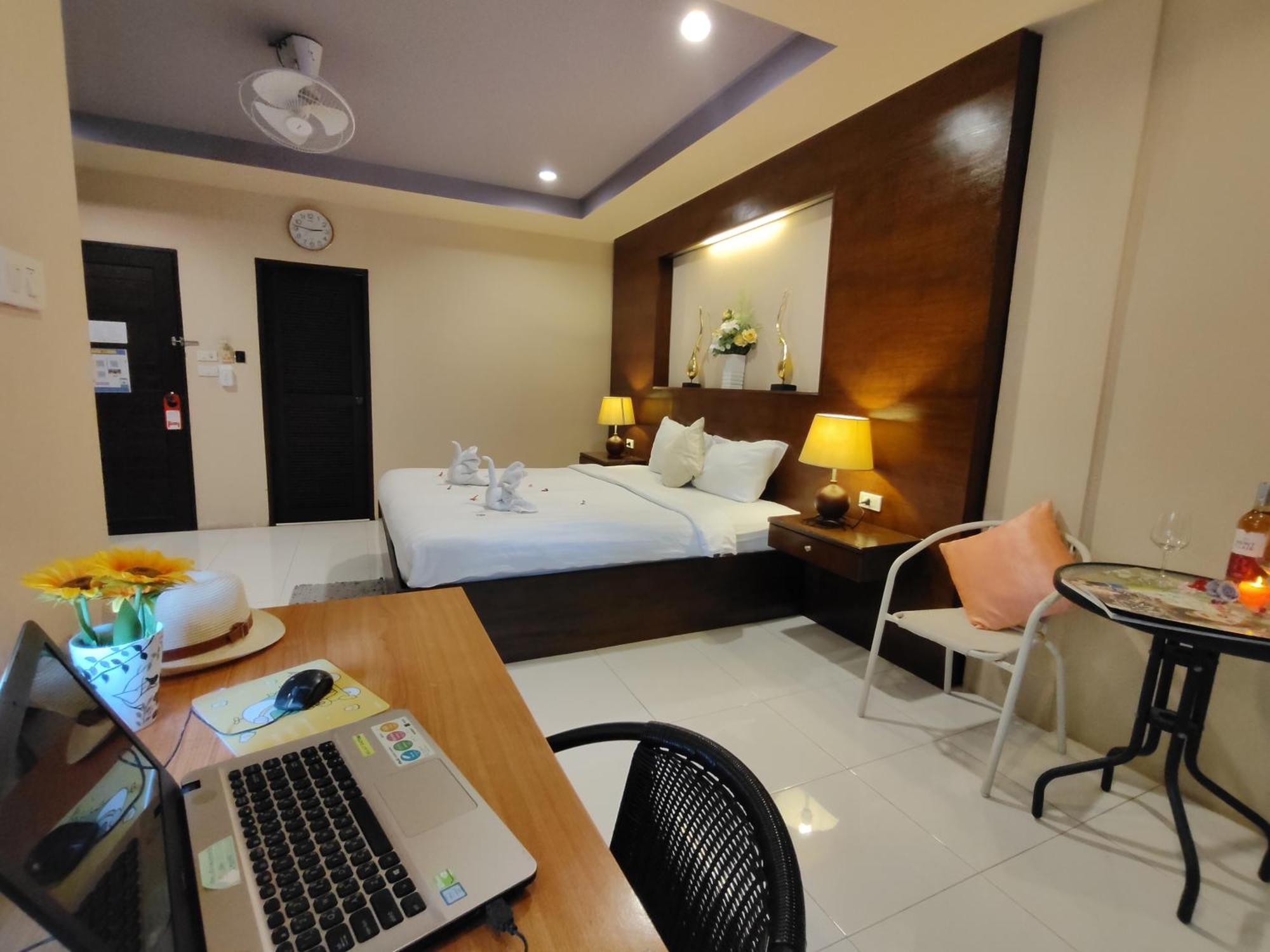 Purimas Resortel Rawai エクステリア 写真